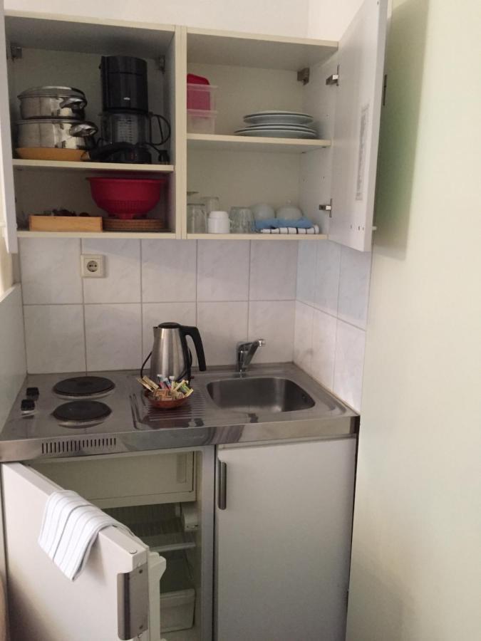 Hanzestadslogement De Leeuw, In Het Centrum, Met Een Binnenplaats, Kamers Met Badkamer En Toilet En Een Keukentje Deventer Ngoại thất bức ảnh