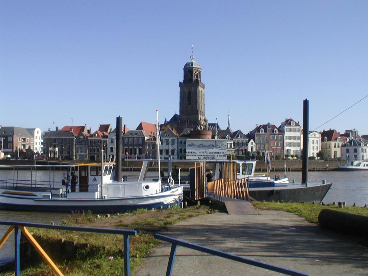 Hanzestadslogement De Leeuw, In Het Centrum, Met Een Binnenplaats, Kamers Met Badkamer En Toilet En Een Keukentje Deventer Ngoại thất bức ảnh