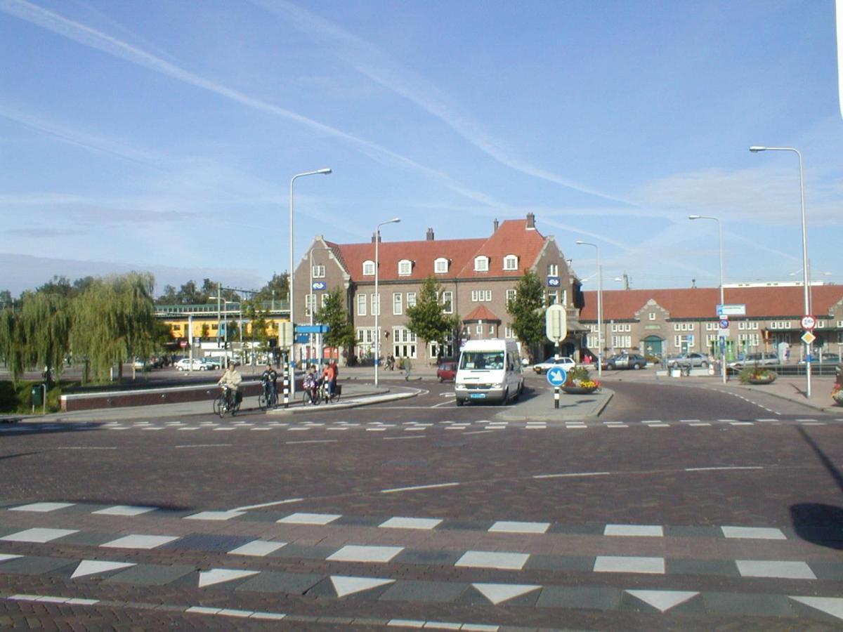 Hanzestadslogement De Leeuw, In Het Centrum, Met Een Binnenplaats, Kamers Met Badkamer En Toilet En Een Keukentje Deventer Ngoại thất bức ảnh